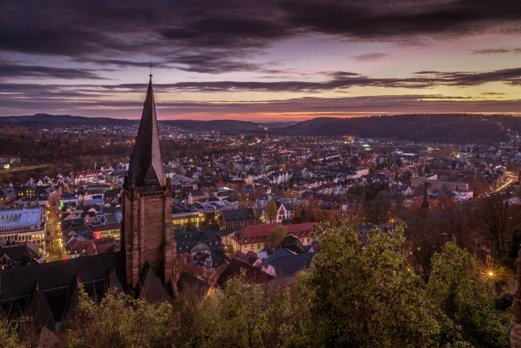 Blick vom Landgrafenschloss auf Marburg an der Lahn